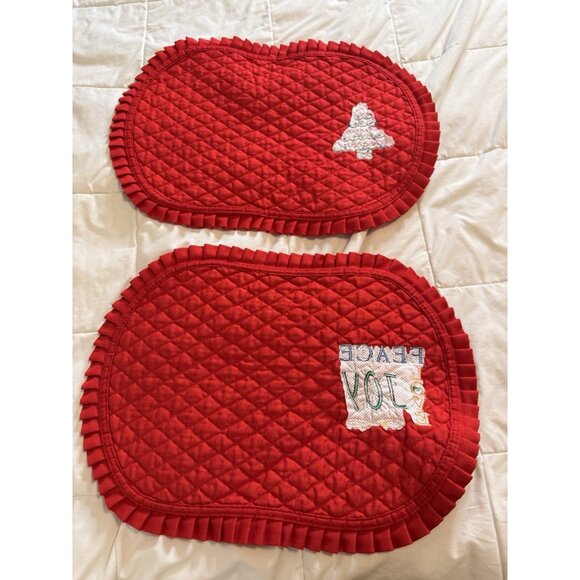 2 Vtg Embroidered Oval Red Quilted Christmas Placemats Ruffle Table Top Decor - Picture 5 of 8